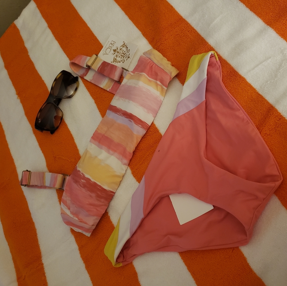 Swimwear - Picture 3 of 4
